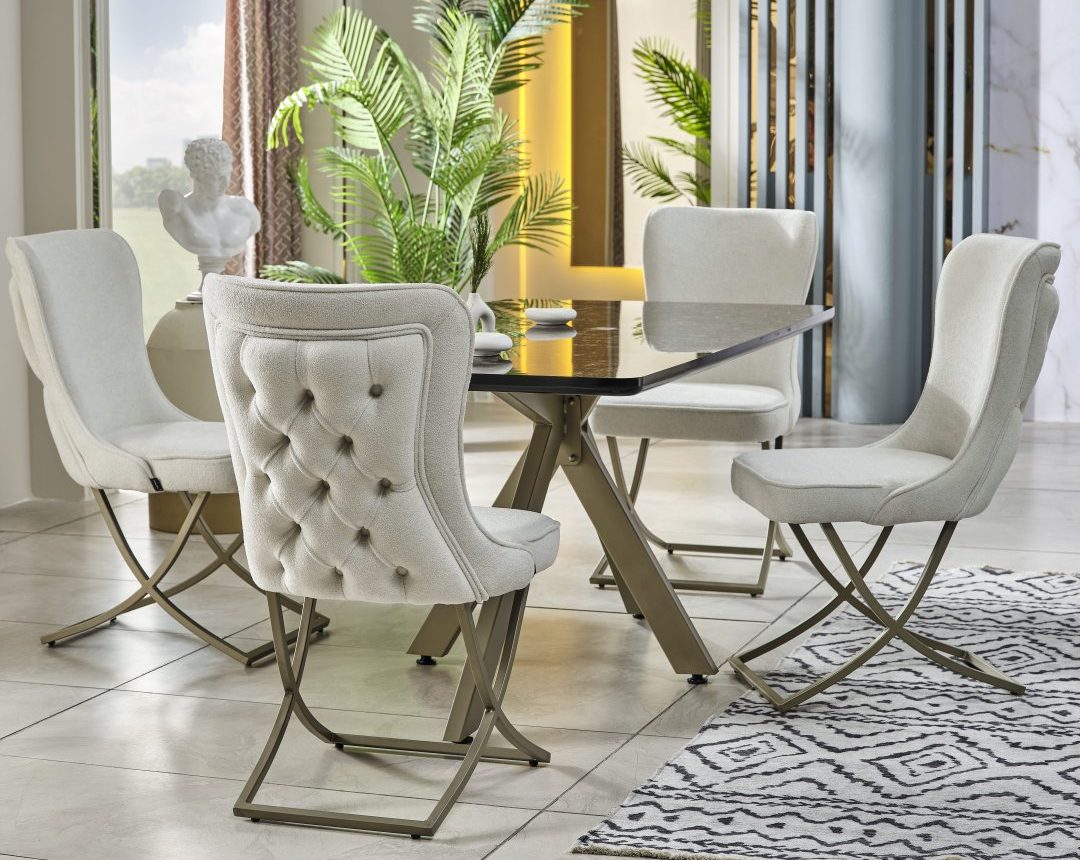 Tisch mit Schnee_0306